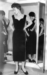 Lilli PALMER at the fitting in Paris in 1954