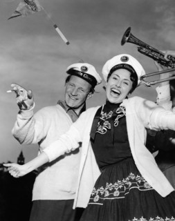 Caterina VALENTE and Trevor HOWARD, 1957