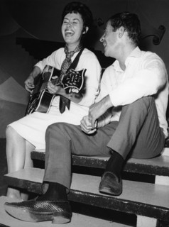 Caterina VALENTE and Chris HOWLAND, 1963
