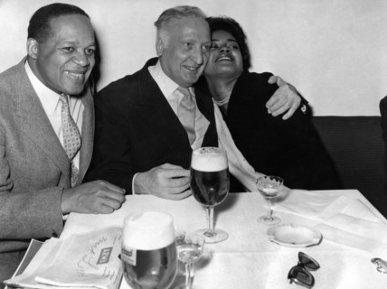 Hans ALBERS with Ethel AYLER and Leslie SCOTT