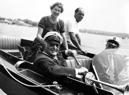 Hans ALBERS with captain's hat