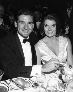 Rod TAYLOR and Mary HILEM, 1964