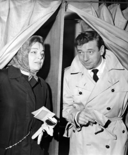 Simone SIGNORET and Yves MONTAND choose