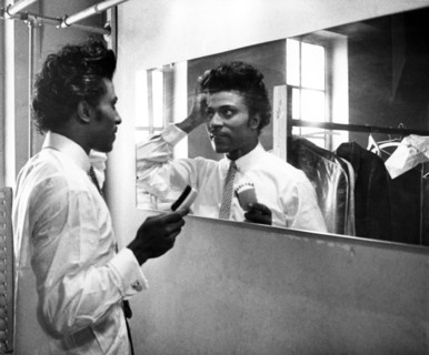 LITTLE RICHARD in his dressing room