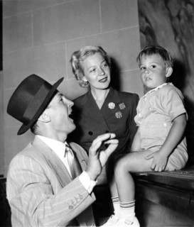 Martha EGGERTH, Jan KIEPURA with son Jan jr.