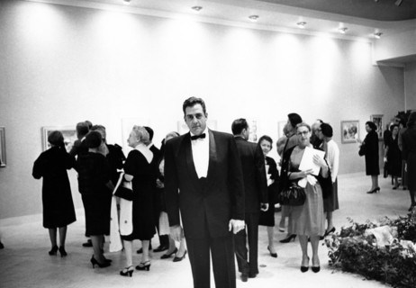 Raymond BURR in his gallery