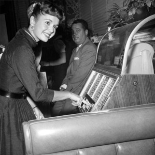 Debbie REYNOLDS on a jukebox