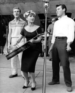 Debbie REYNOLDS, Ron DEXTER and Bob TRAVIS at the Hollywood Bowl, 1960