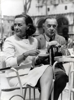 Erich Maria REMARQUE with his wife in Venice, 1961