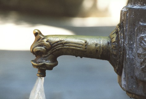 Détail d'une fontaine publique à Venise.