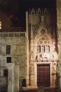 La tour aux quatre Maures et l'entrée du Palais Ducal à Venise.