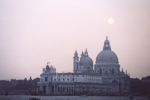 L'église Sainte-Marie-du-Salut à Venise et la Punta della Dogana.