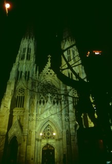 Vue nocturne de la Cathédrale Saint-Patrick