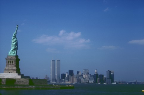 Vue de l'île de la Statue de la Liberté et du World Trade Center