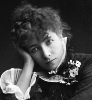 Sarah Bernhardt by Paul Nadar (crop)