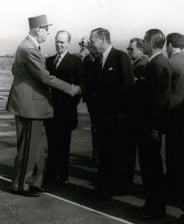 August 16, 1964, Côte d'Azur, France: French leader GENERAL CHARLES DE GAULLE at the commemoration of the 20th anniversary of Operation Dragoon, shaking the hand of American ambassador CHARLES BOHLEN,...