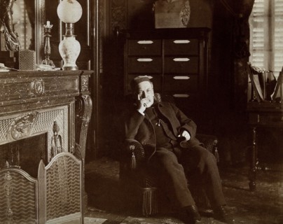 Louis Pasteur in his sitting room. Louis Pasteur (December 27, 1822 - September 28, 1895) was a French chemist and bacteriologist who founded the science of microbiology. Pasture discovered that disea...