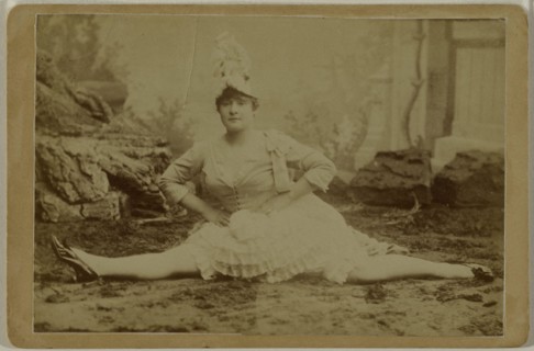 PORTRAIT OF LOUISE DANCER IN WEBER Portrait de Louise Weber, dite La Goulue (1866-1929), danseuse française. 1881-1891. Paris, musée Carnavalet.