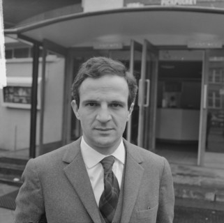French director Francois Truffaut for cinema Cinétol, where his film plays [Le Peau Douce?] during Nouvelle Vague festival Date: 15 March 1965 Location: Amsterdam, Noord-Holland Keywords: cinemas, fil...