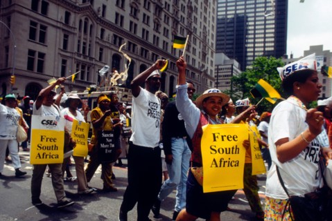 Union workers protest to end apartheid in South Africa on May 21, 1991. (© Frances M. Roberts)