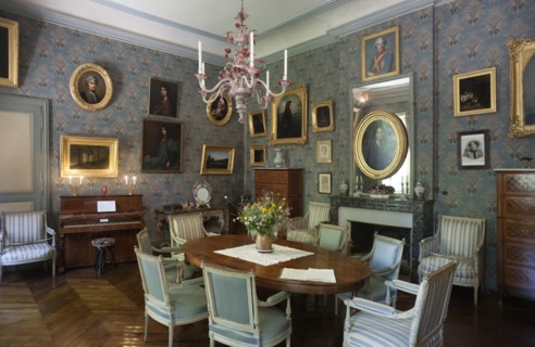 Nohant-Vic, the castle of George Sand (Le château de George Sand). Interior. A drawing room. Salon