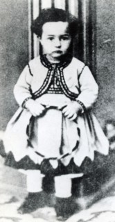 Toulouse-Lautrec photographed at the age of 3. Henri de Toulouse-Lautrec (November 24, 1864 - September 9, 1901) was a French painter, printmaker, draughtsman and illustrator. He is among the most wel...