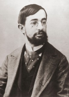 Henri Marie Raymond de Toulouse Lautrec Monfa, 1864 - 1901.  French artist, printmaker, draftsman and illustrator.  Photograph by Paul Sescau, 1858 - 1926, professional photographer and friend of Laut...