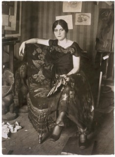1134 Olga Khokhlova in Picasso's Montrouge studio, spring 1918