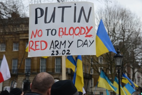 London England, 23th Feb 2014: Ukrainians in London gathered to remember those who died in recent protests in Kiev and to protest against the Russian government's involvement in the recent clashes bet...