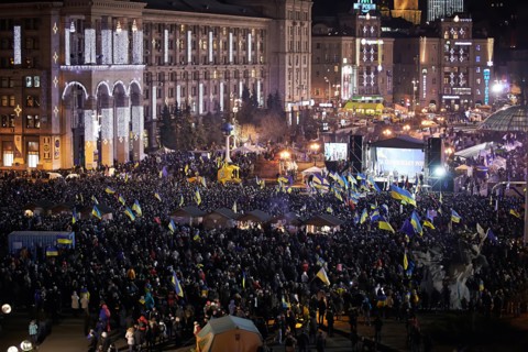 A lot of people on Maidan Nezalezhnosti during the revolution in
