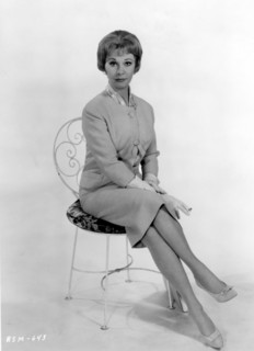 VIVIEN LEIGH Full Length Fashion Portrait for THE ROMAN SPRING OF MRS. STONE 1961 director JOSE QUINTERO novel TENNESSEE WILLIAMS screenplay Gavin Lambert Miss Leigh's costumes Pierre Balmain Louis De...