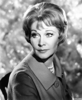 VIVIEN LEIGH Portrait as Karen Stone in THE ROMAN SPRING OF MRS. STONE 1961 director JOSE QUINTERO novel TENNESSEE WILLIAMS screenplay Gavin Lambert Miss Leigh's costumes Pierre Balmain Louis De Roche...