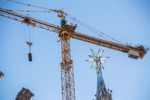 Barcelona, Catalonia, Spain. 2nd Dec, 2021. The new star of the Sagrada Familia in Barcelona is seen in the tower of the Virgen Maria.The new star of La Sagrada Familia in Barcelona in the tower of th...