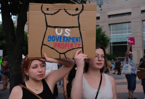 May 3, 2022, Tucson, Arizona, U.S: Around a thousand Pro Choice abortion rights demonstrators hold rally outside the Federal Courthouse in Tucson. They came out to protest after a leaked draft majorit...