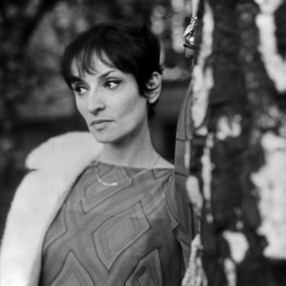 Französische Chansonsängerin und Komponistin Barbara, Deutschland 1960er Jahre. French chanson singer and composer Barbara, Germany 1960s.