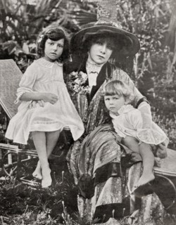 Sarah Bernhardt with her great grandchildren, the children of Mrs. Gross, Maurice Bernhardt's daughter.  Sarah Bernhardt born Henriette-Rosine Bernard, 1844 – 1923.  French stage actress.  From La Esf...