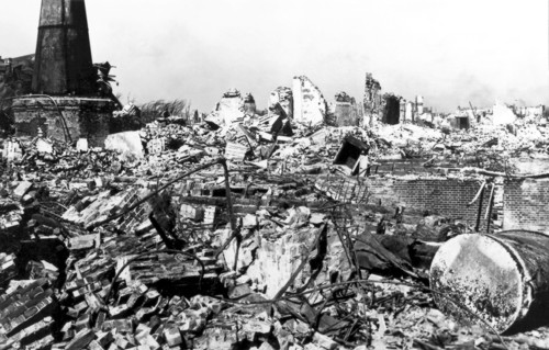 The Great Kanto earthquake (????? Kanto daishinsai) struck the Kanto Plain on the Japanese main island of Honshu at 11:58 in the morning on Saturday, September 1, 1923. Varied accounts indicate the du...