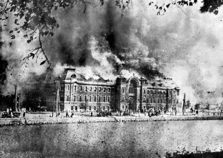 The Great Kanto earthquake (????? Kanto daishinsai) struck the Kanto Plain on the Japanese main island of Honshu at 11:58 in the morning on Saturday, September 1, 1923. Varied accounts indicate the du...