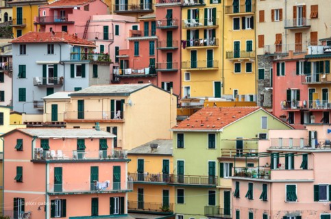 Colorful houses of Manarola, Cinque Terre, Liguria, Italy.