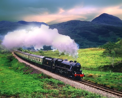 GB - SCOTLAND: "The Jacobite" Steam Train