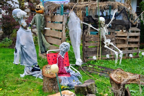 dHalloween decorations in Lakewood, Ohio