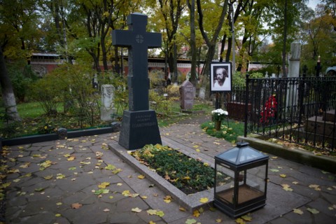 Aleksandr Isayevich Solzhenitsyn buried at Donskoy Monastery, Moscow