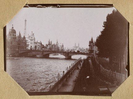 Album of the 1900 Universal Exhibition The Seine Anonyme. Album de l'exposition universelle de 1900. La Seine. 1900. Musée des Beaux-Arts de la Ville de Paris, Petit Palais.