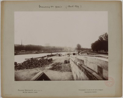 docks Works (April 1899). Work on the Seine for the 1900 Universal Exhibition. Travaux sur les quais de Seine pour l'Exposition Universelle de 1900. Tirage gélatino-argentique, 1899. Paris, musée Carn...