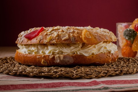 Roscon de Reyes, a typical spanish christmas cake