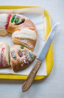 Rosca de reyes or bread of the kings cake pastry