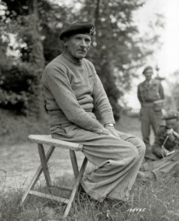 Le Général britannique B. Montgomery lors de la 1ère conférence de presse depuis le début de la