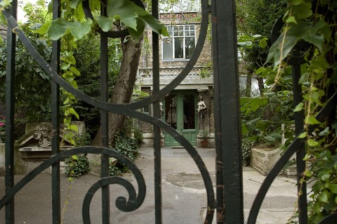 France, Paris, Vaugirard, La Ruche, passage Dantzig, fence, detail,