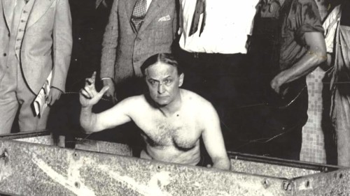 Harry Houdini (March 24, 1874 Ð October 31, 1926) was a Hungarian-born American illusionist and stunt performer, known for his sensational escape acts