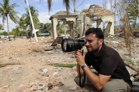 Thailand. Director- Juan Antonio Bayona on the set of the ©Summit Entertainment new film: The Impossible (2012).Plot: An account of a family caught, with tens of thousands of strangers, in the mayhem...